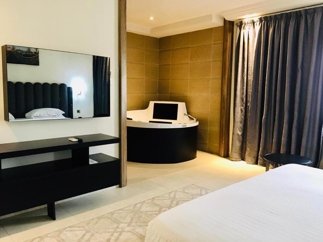 Summerset Continental Hotel Maitama By T E L E Hospitality Abuja Bagian luar foto