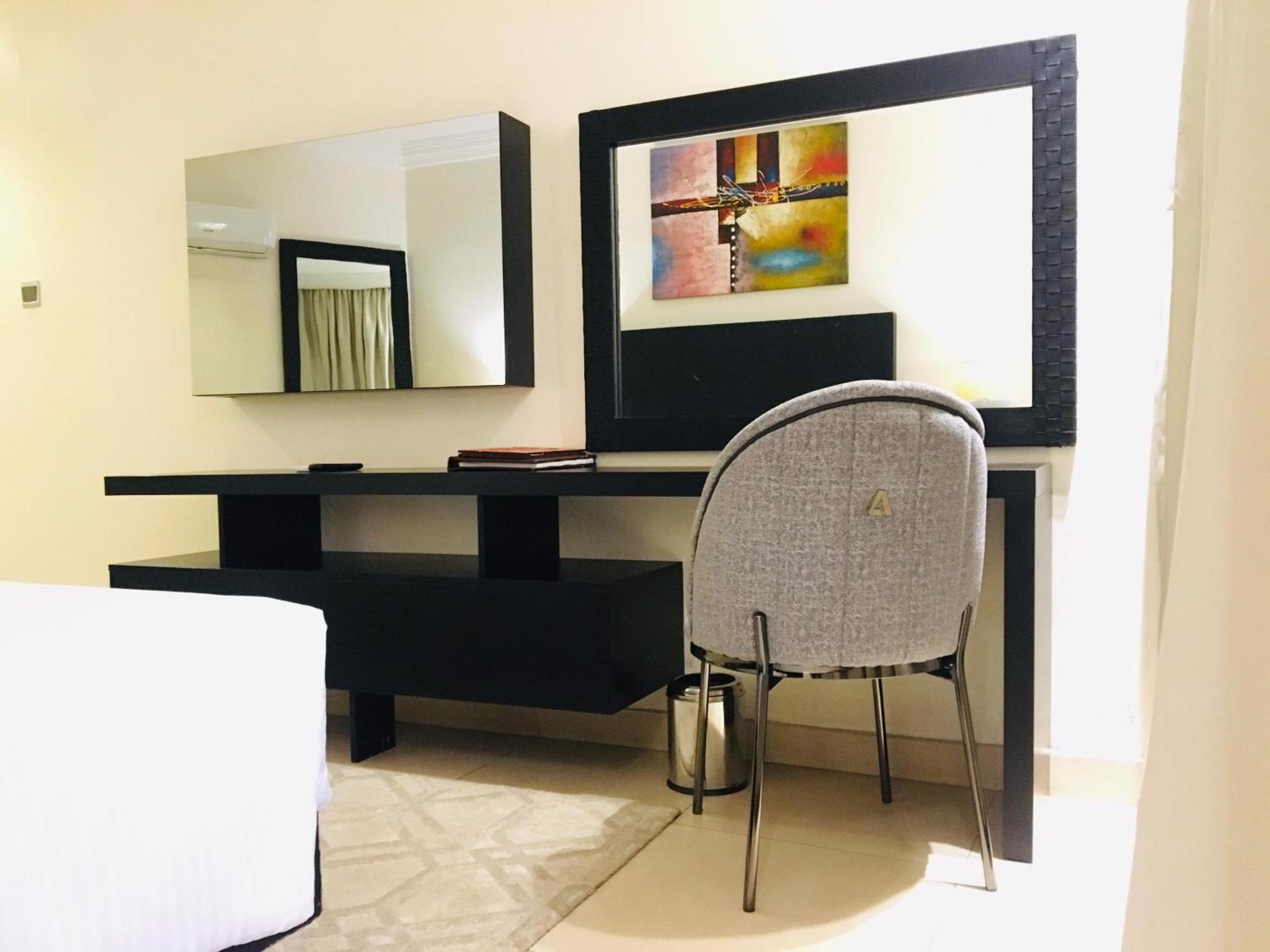 Summerset Continental Hotel Maitama By T E L E Hospitality Abuja Bagian luar foto