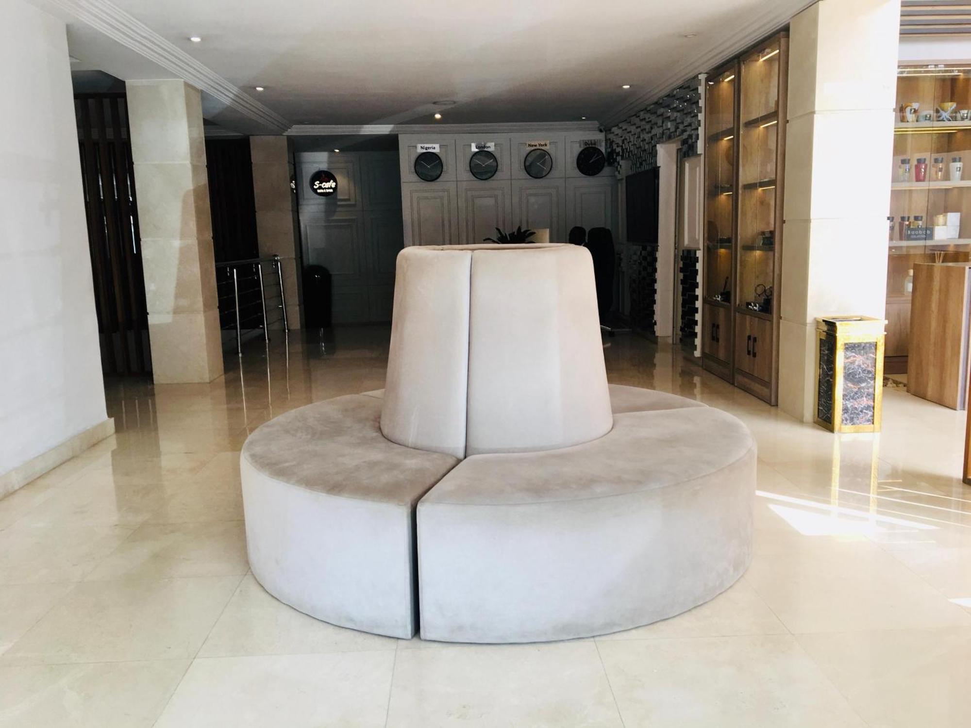 Summerset Continental Hotel Maitama By T E L E Hospitality Abuja Bagian luar foto