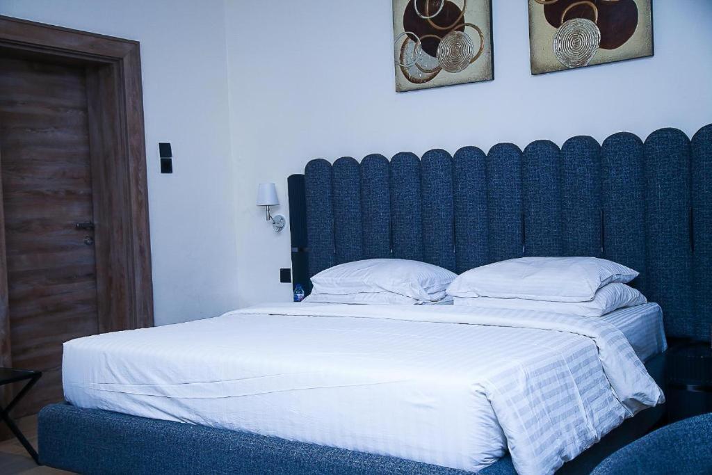 Summerset Continental Hotel Maitama By T E L E Hospitality Abuja Bagian luar foto
